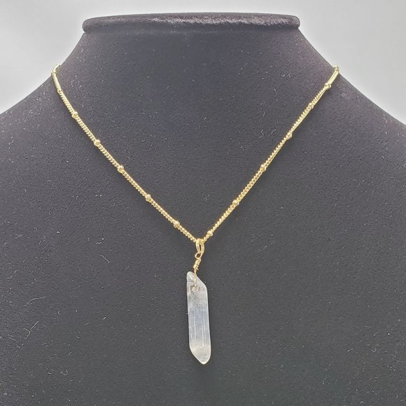 Charming Charlie crystal quartz point, gold chain necklace - Picture 1 of 7